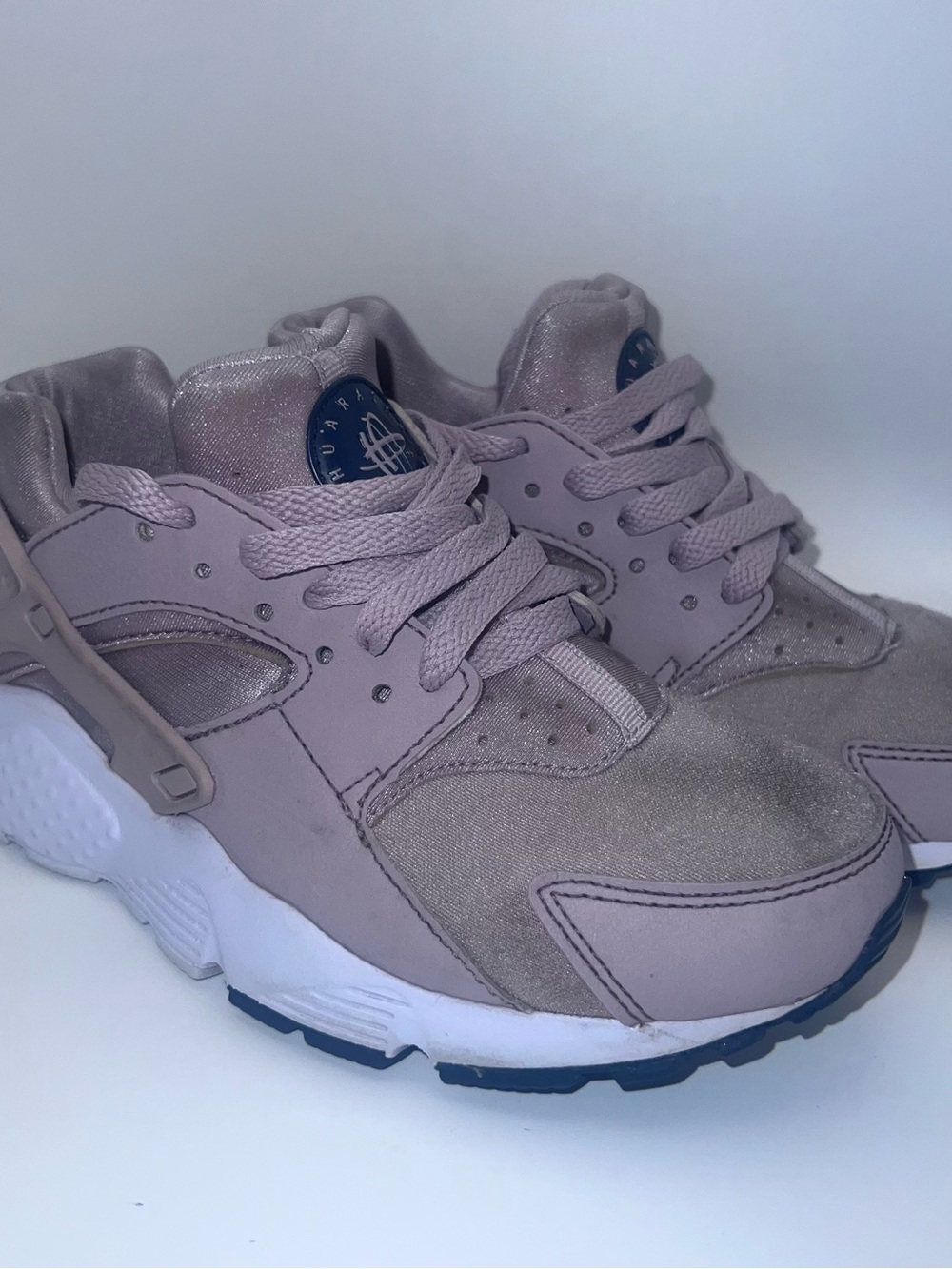 Nike Air Huarache Girls Youth Size 4Y Dusty Pink Mauve Metallic Sneakers Shoes